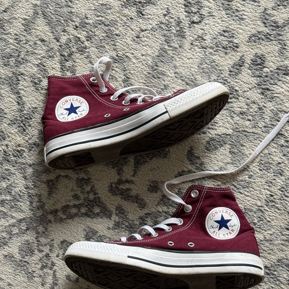 Converse Burgundy High-Tops
